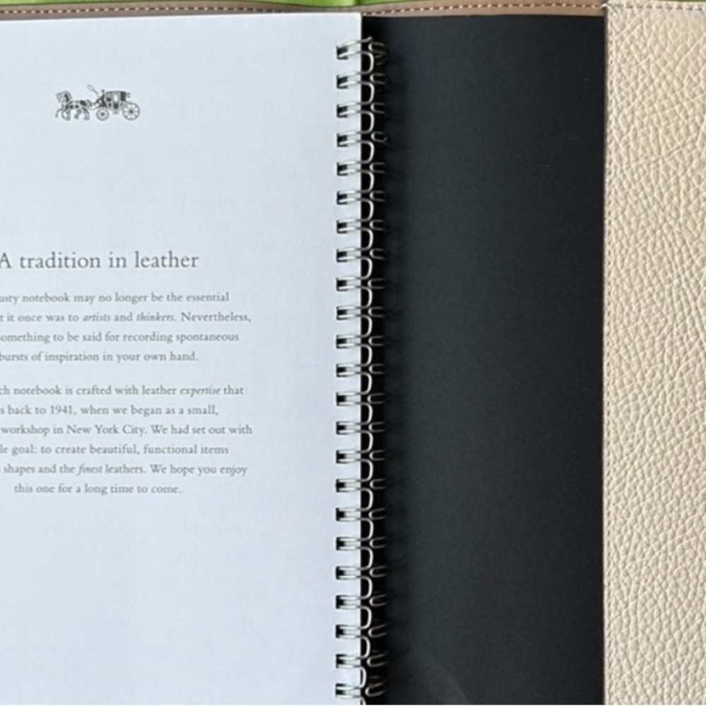 Coach Cosmic Notebook - Picture 6 of 6